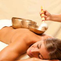 Klangschalenbehandlung (c) fotolia